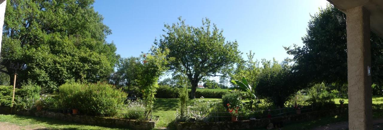 LOU GRAOU CHEPRE gîte d'étape Chandon Esterno foto